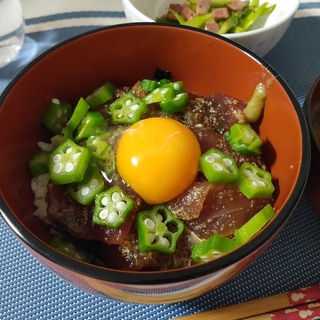 鮪の漬け丼